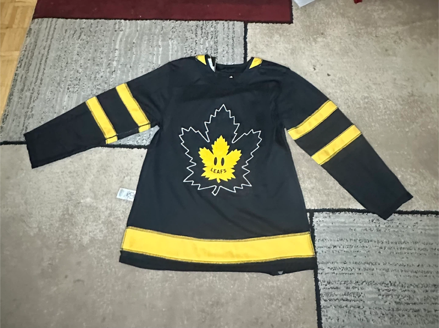 Adidas NHL Toronto Maple Leafs Jersey, Size 50. - photo 2