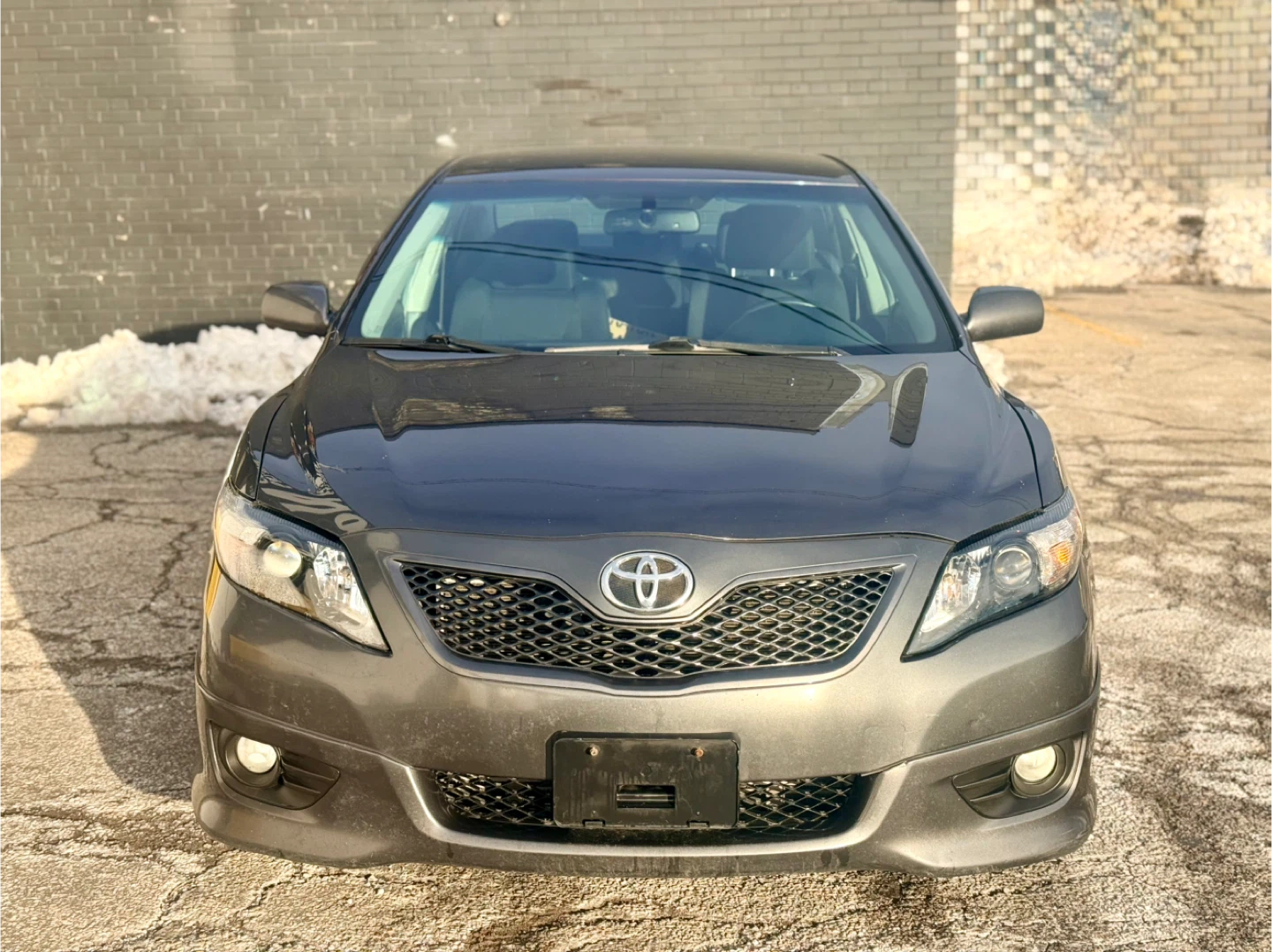 2011 Toyota Camry SE - photo 2