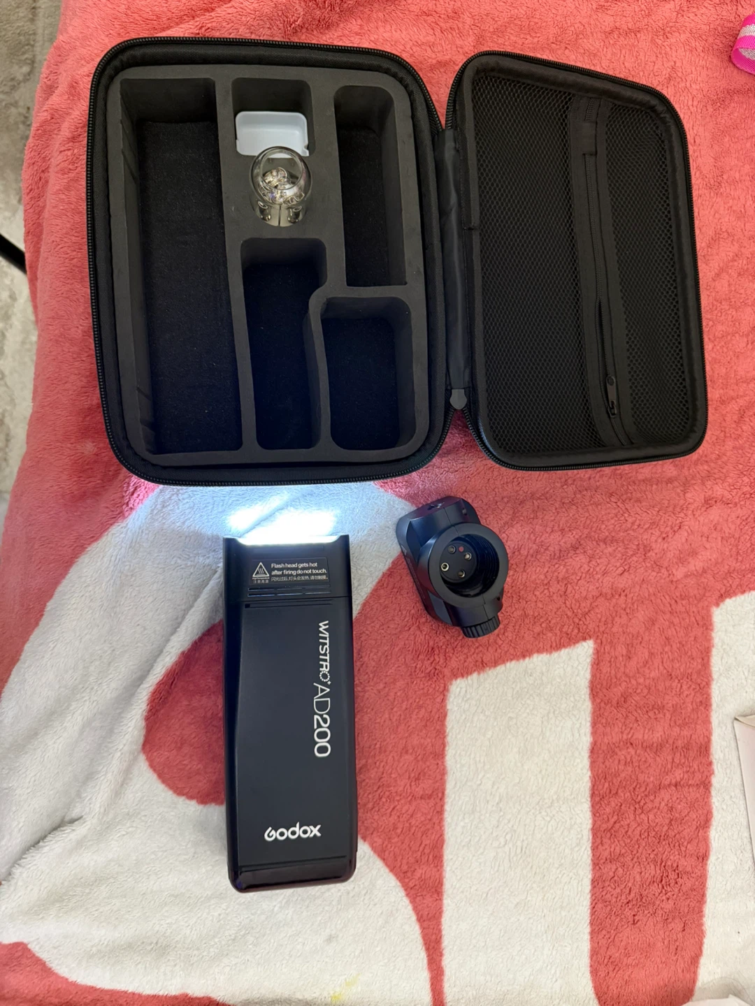 Godox AD200 flashlight
