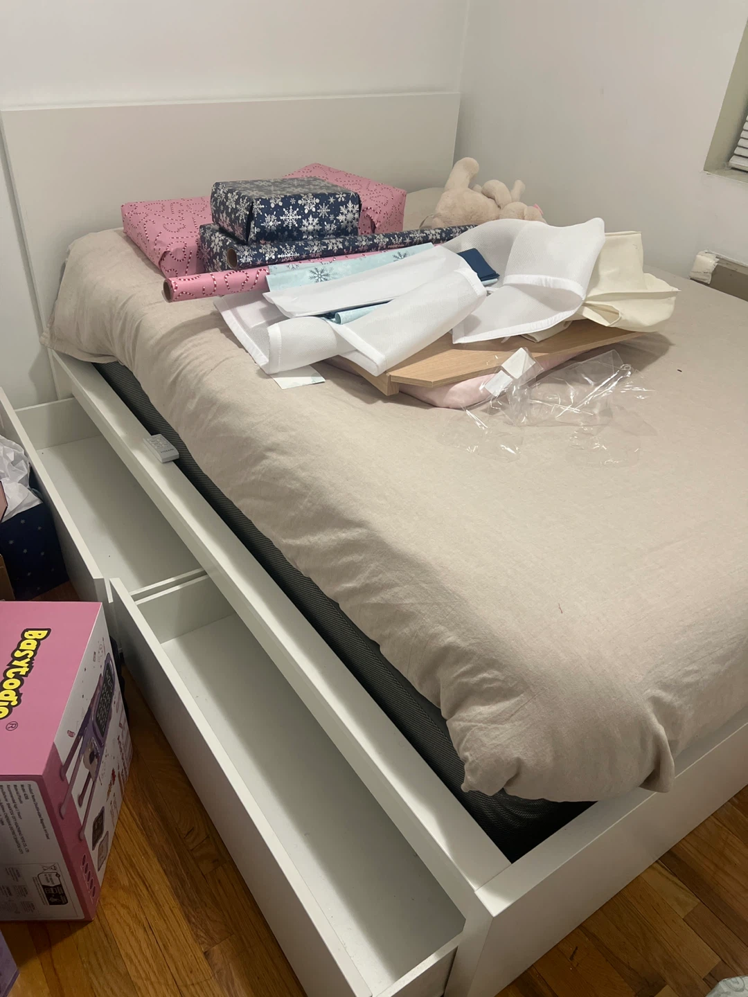 Full size bed - photo 2