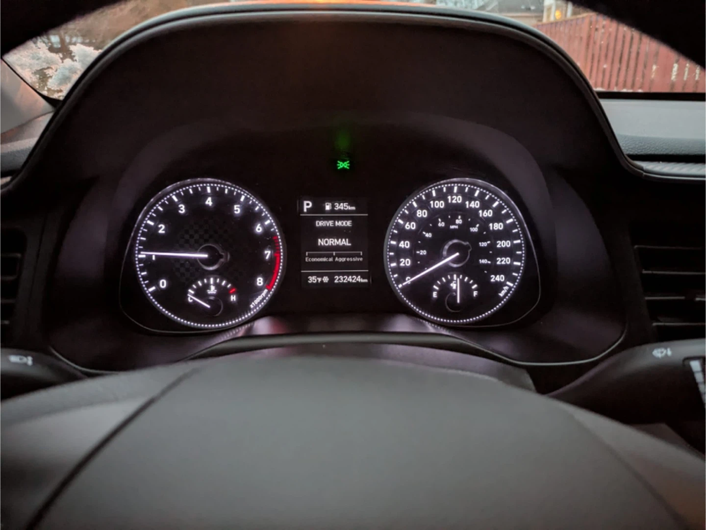 Hyundai Elantra - Red Sedan - photo 3