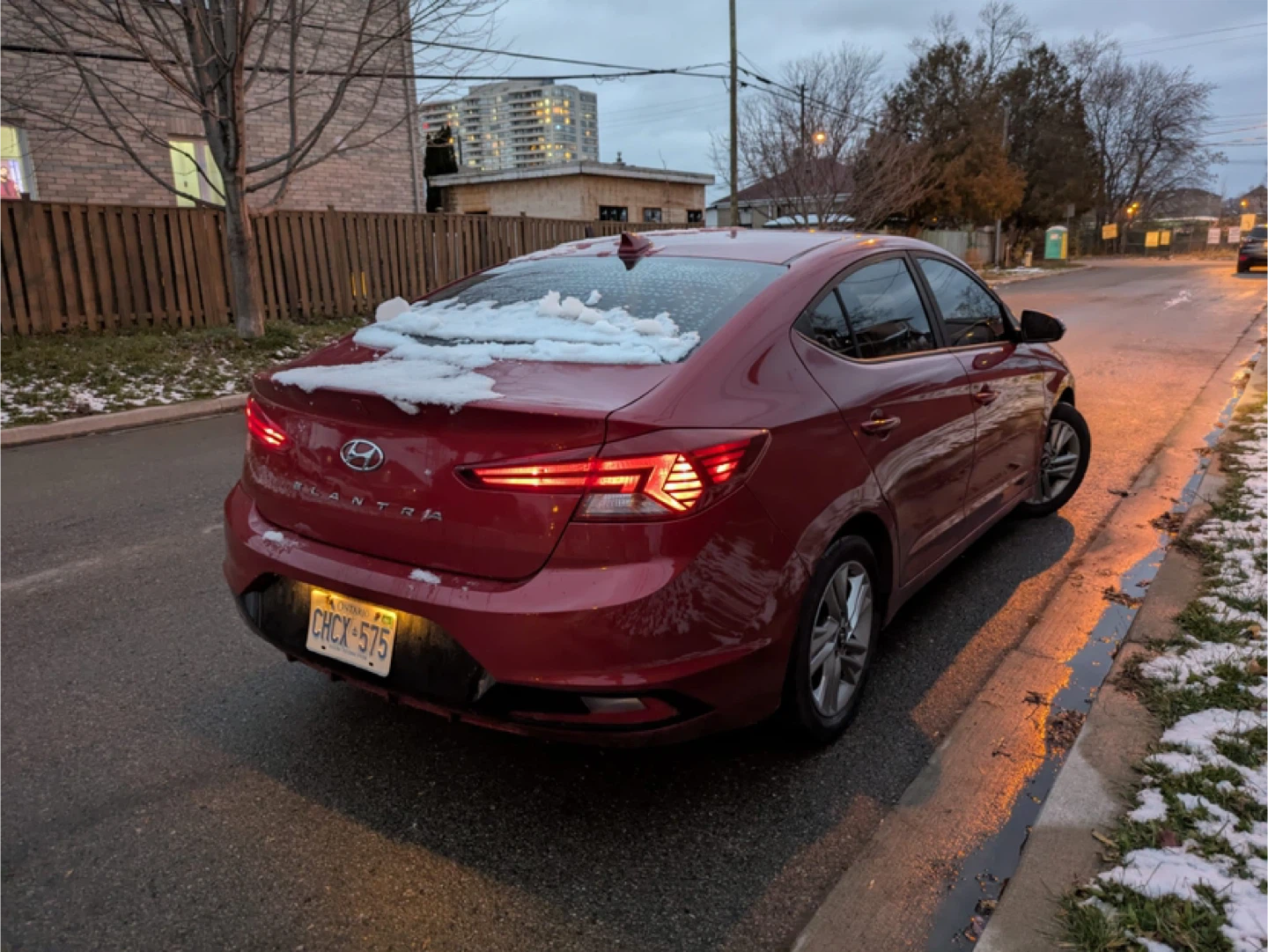 Hyundai Elantra - Red Sedan - photo 2