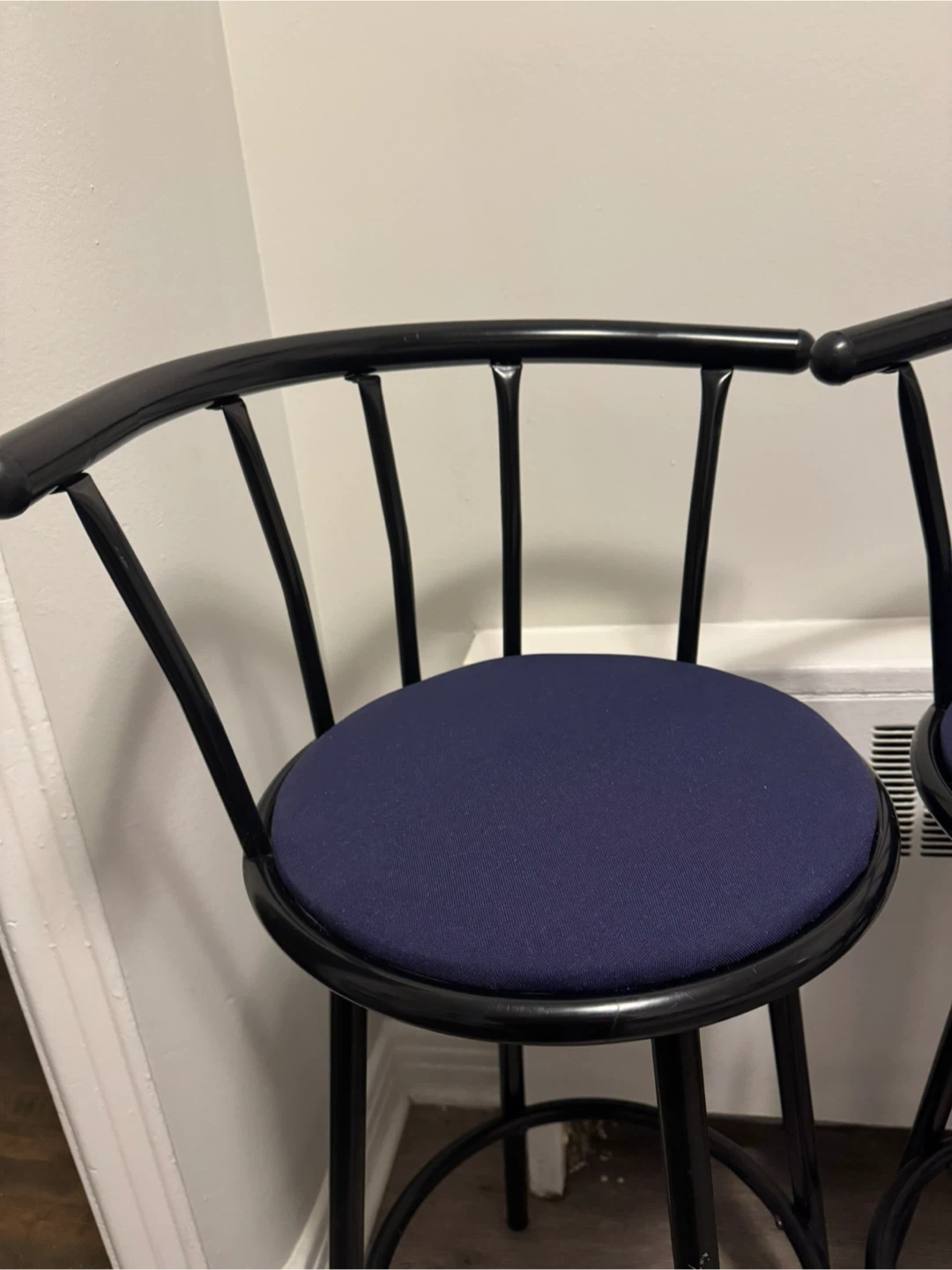 Set of 3 Swivel Bar Stools - photo 3