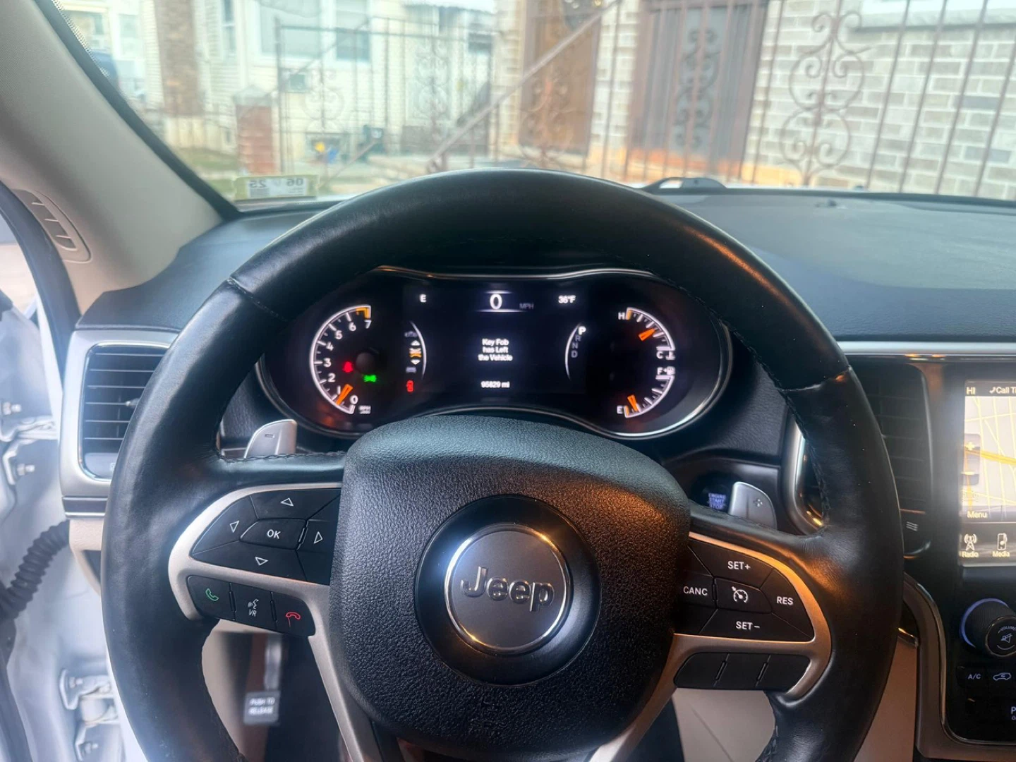 2017 White Jeep Grand Cherokee Limited 4x4 - photo 4