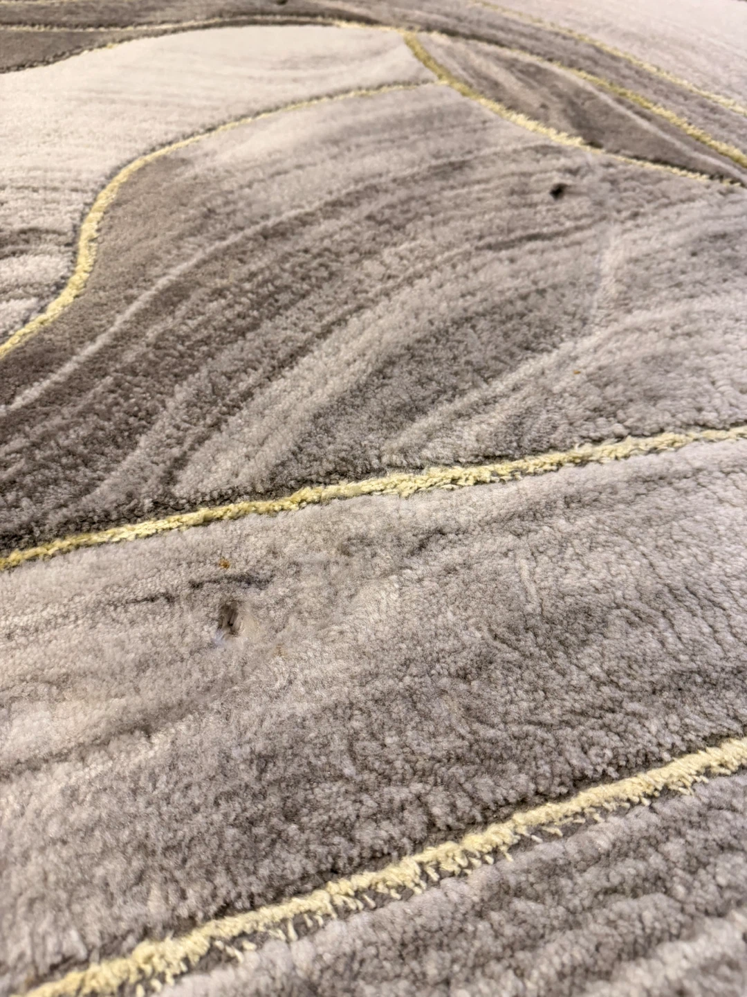 Micadeau Abstract Indoor Rug - (6’ x 4’ - Grey / Gold) - photo 3