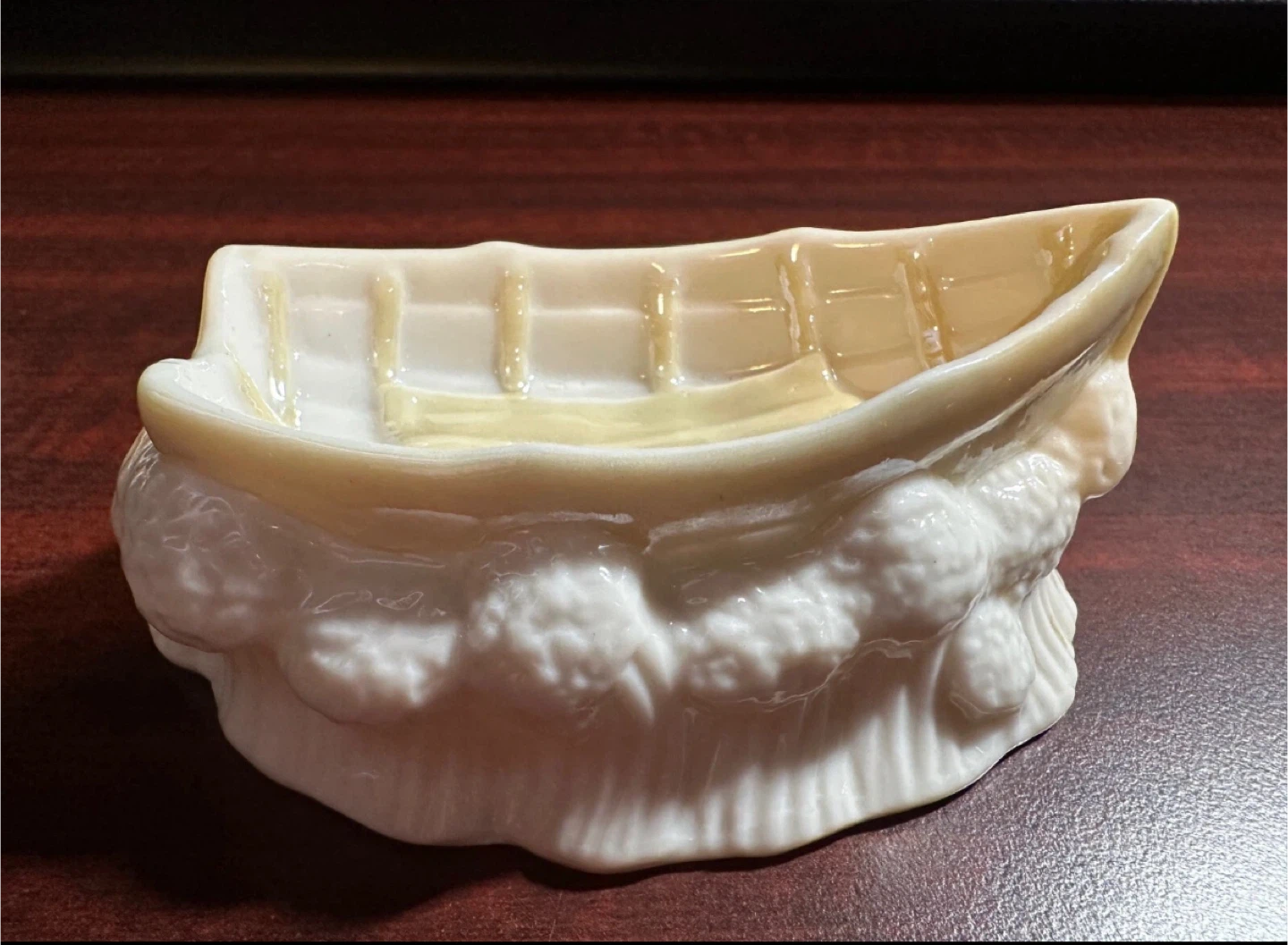 Pair of Belleek Boats, Yellow Lustre Open Salt Dishes - photo 5