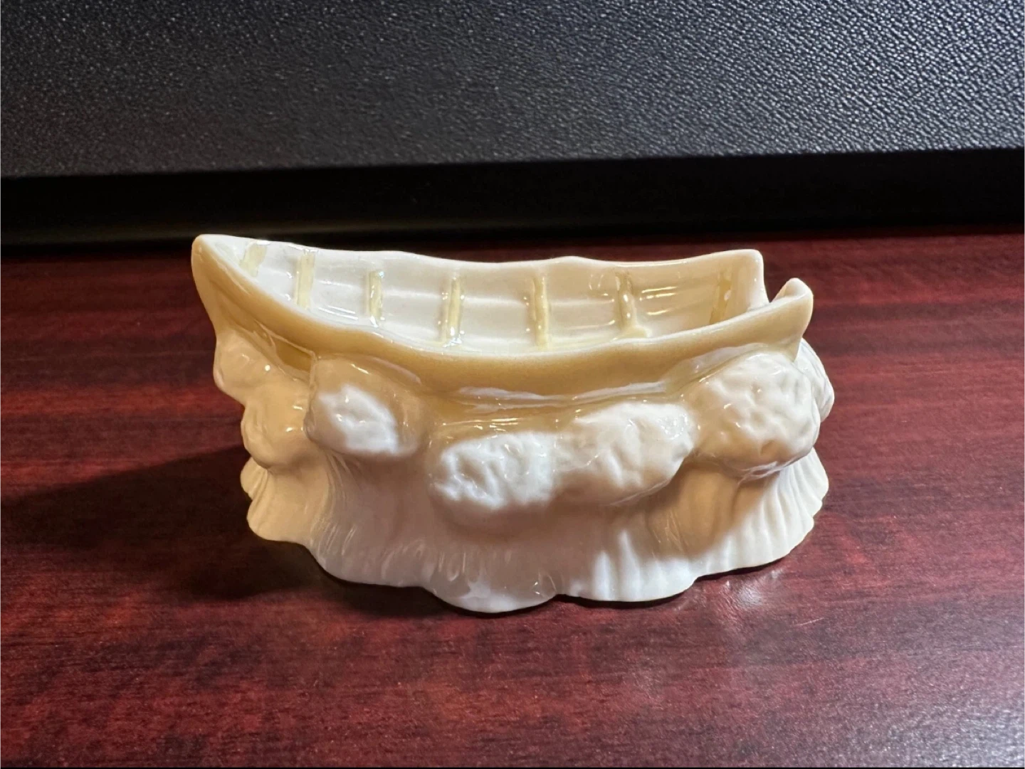 Pair of Belleek Boats, Yellow Lustre Open Salt Dishes - photo 3