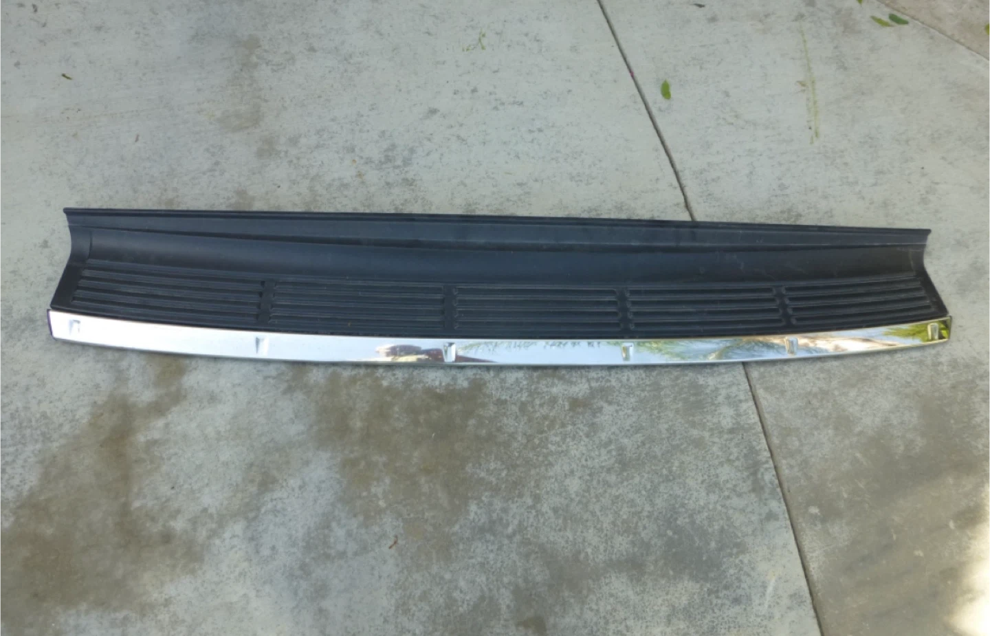 Lexus Lx570 Bumper Pad (Rear, Upper)2013-2015 Brand new Seal - photo 5
