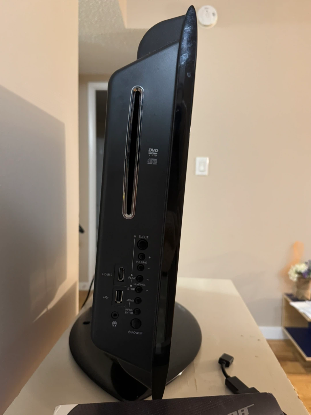 TV with Built-in DVD Player - photo 2