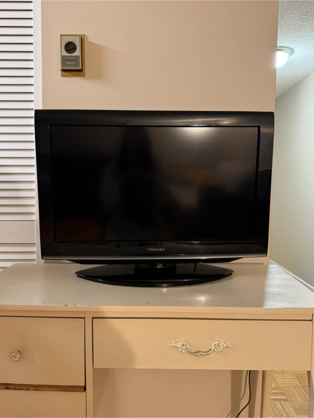 TV with Built-in DVD Player