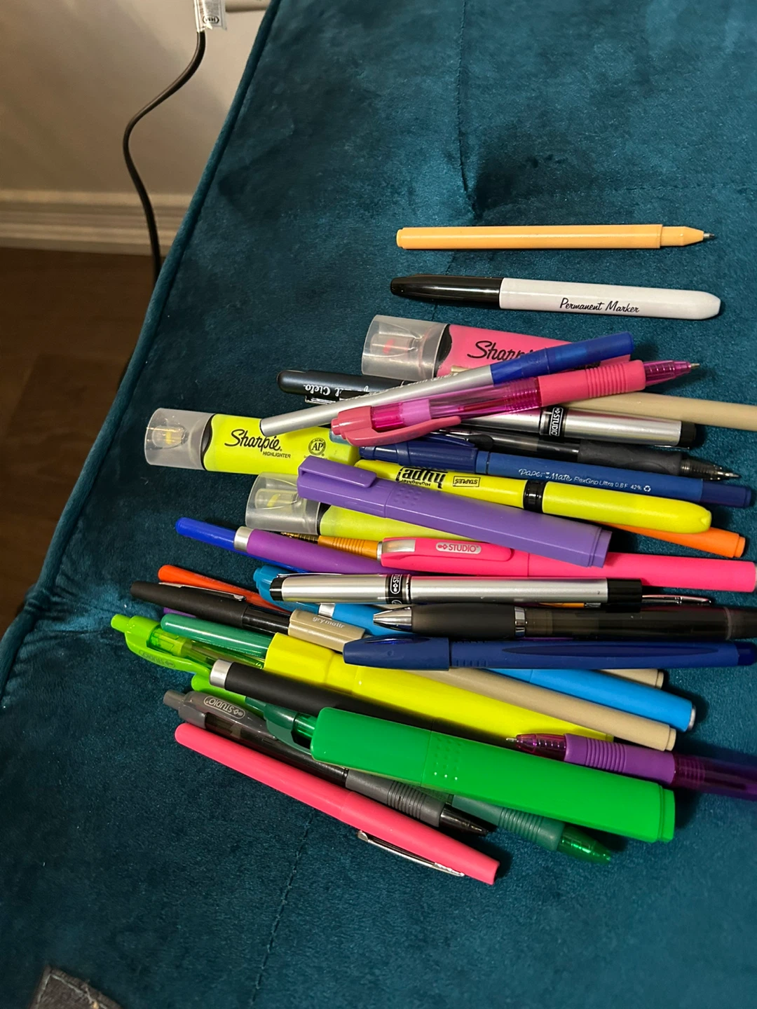Mixed Lot of Pens & Highlighters
