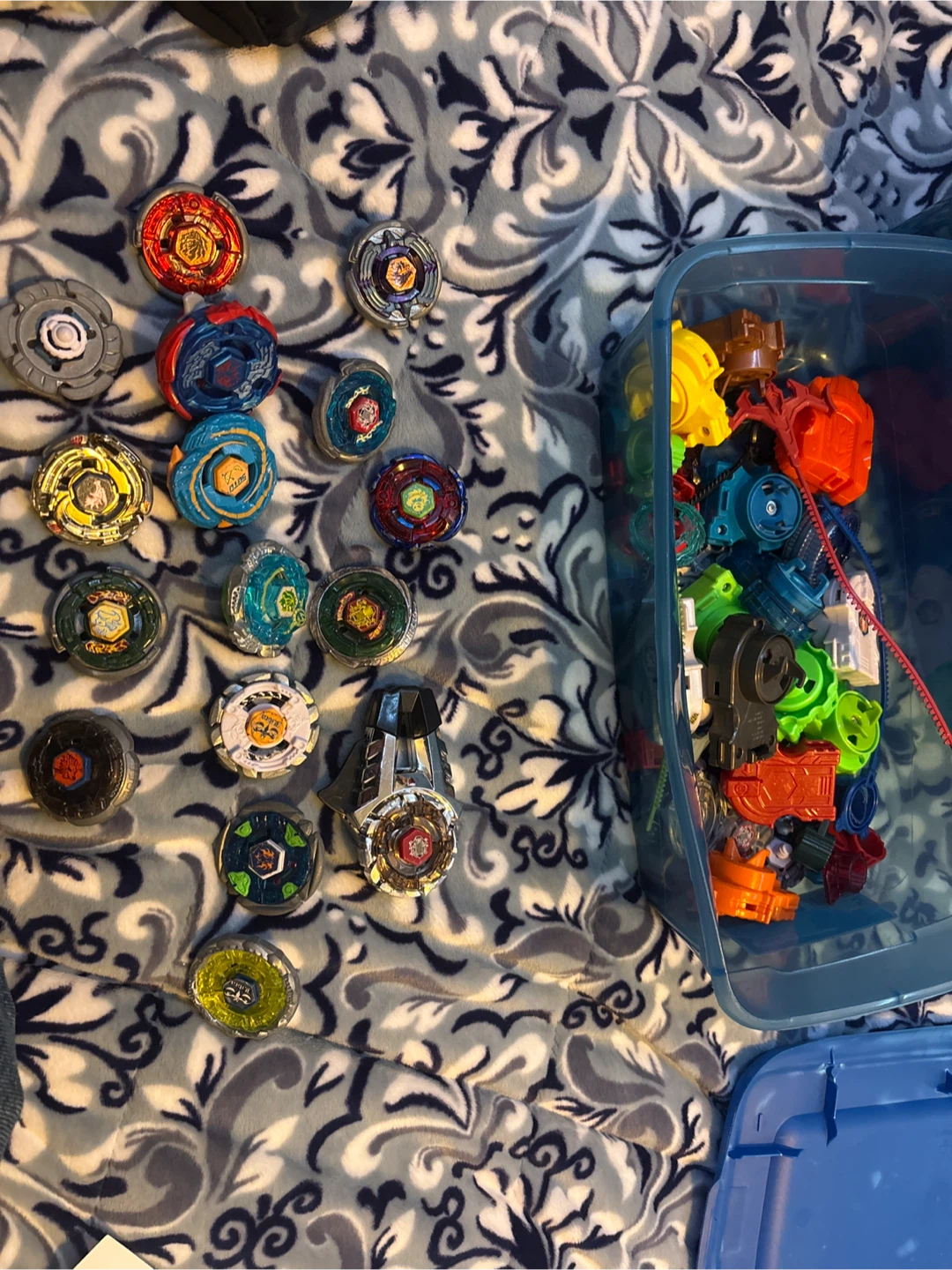 Beyblades Lot with Launcher & Parts - photo 4