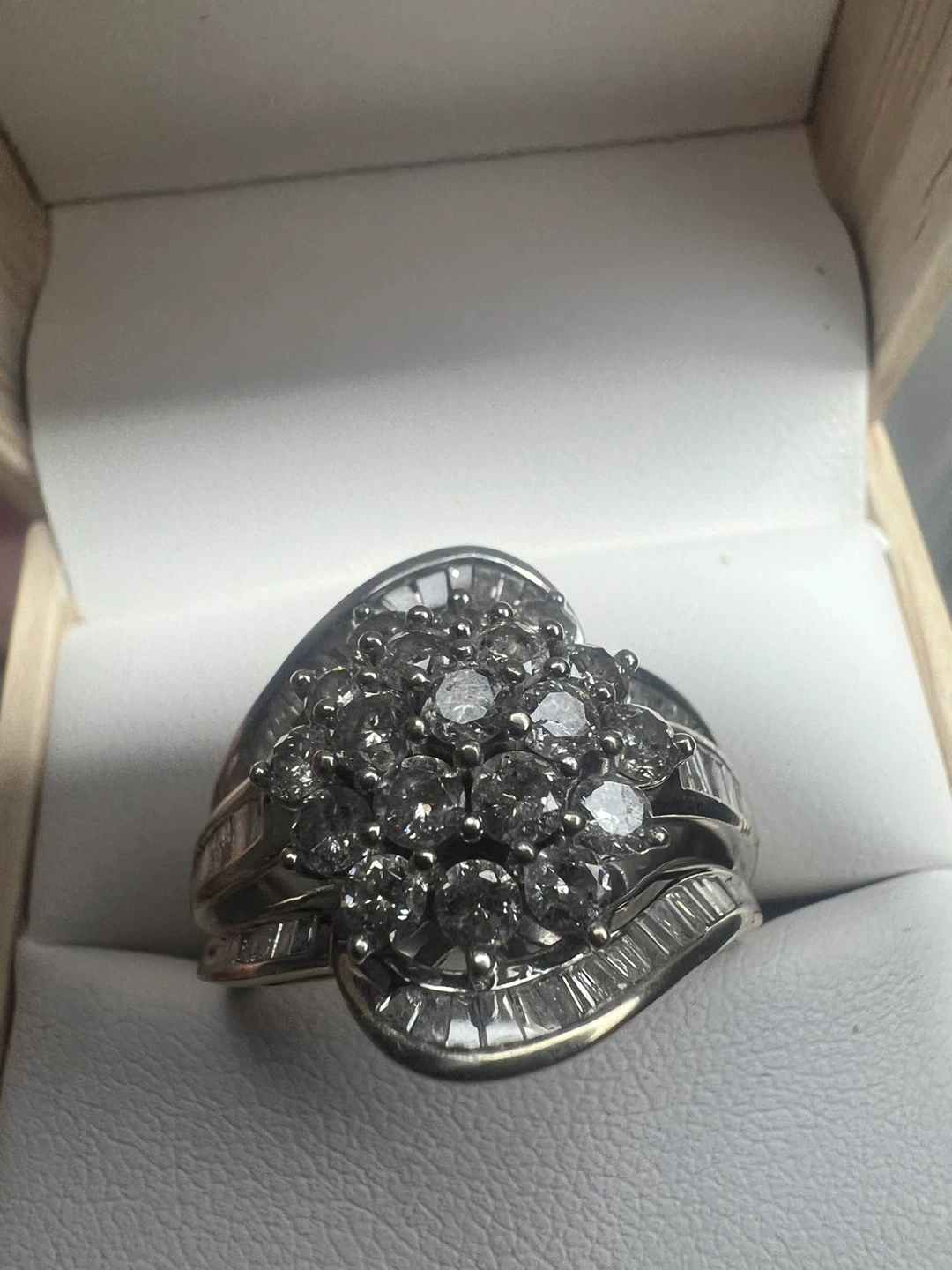 10 k Diamond  1.80 CTW Cluster Ring