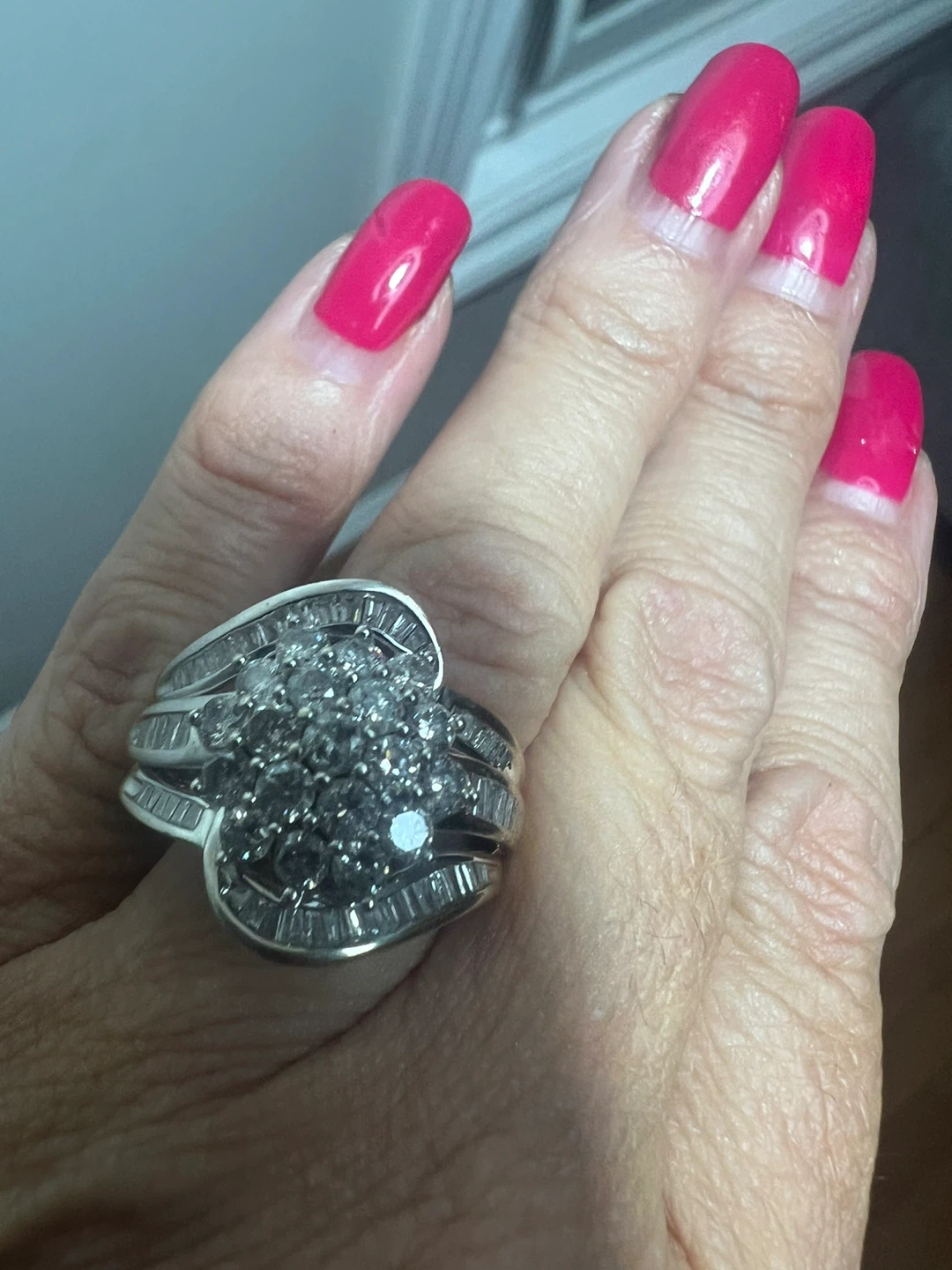 10 k Diamond  1.80 CTW Cluster Ring - photo 3