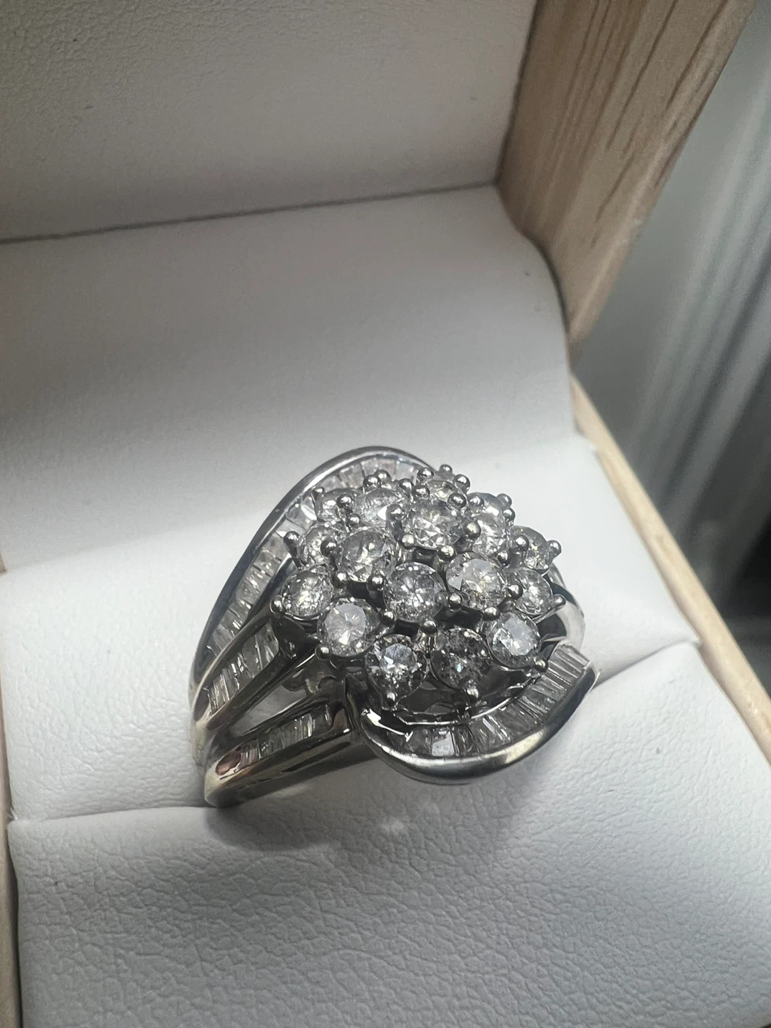 10 k Diamond  1.80 CTW Cluster Ring - photo 5