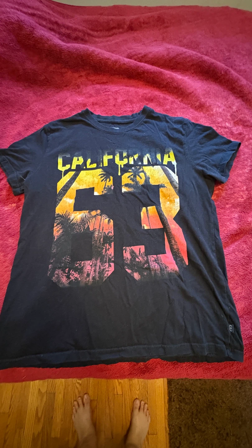 Lot of 4 Men's Graphic T-Shirts, Size L