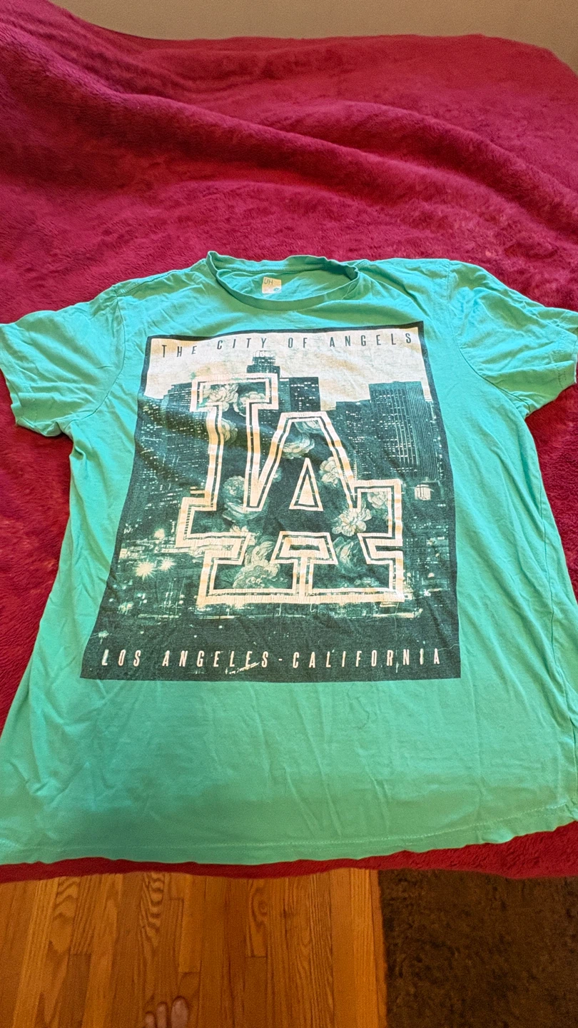 Lot of 4 Men's Graphic T-Shirts, Size L - photo 3