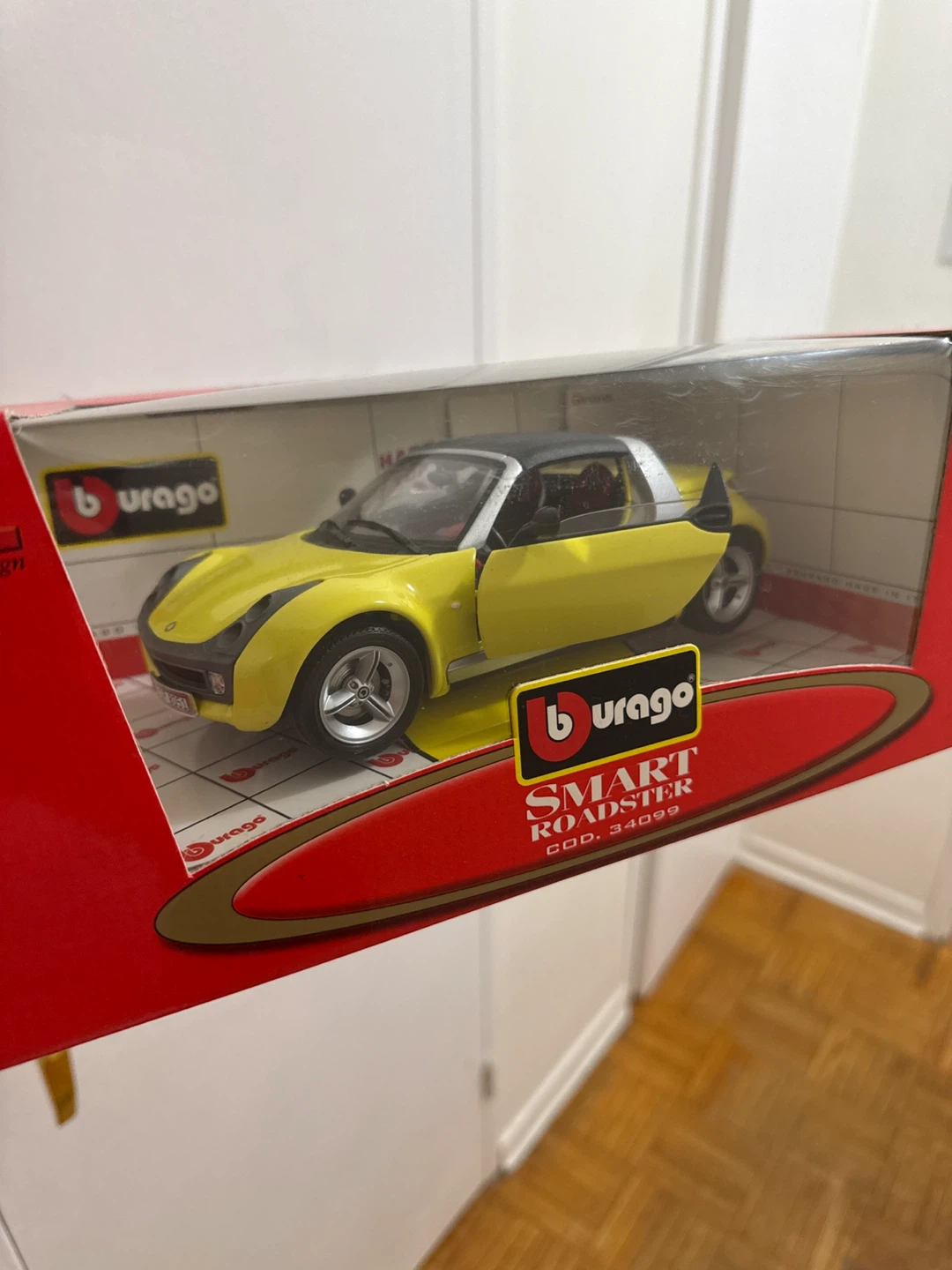 Smart Roadster Diecast Model Car - New in Box - photo 3