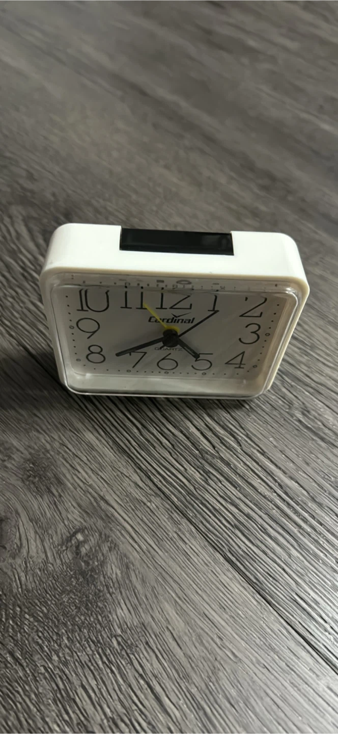 Cardinal Quartz White Alarm Clock - photo 3