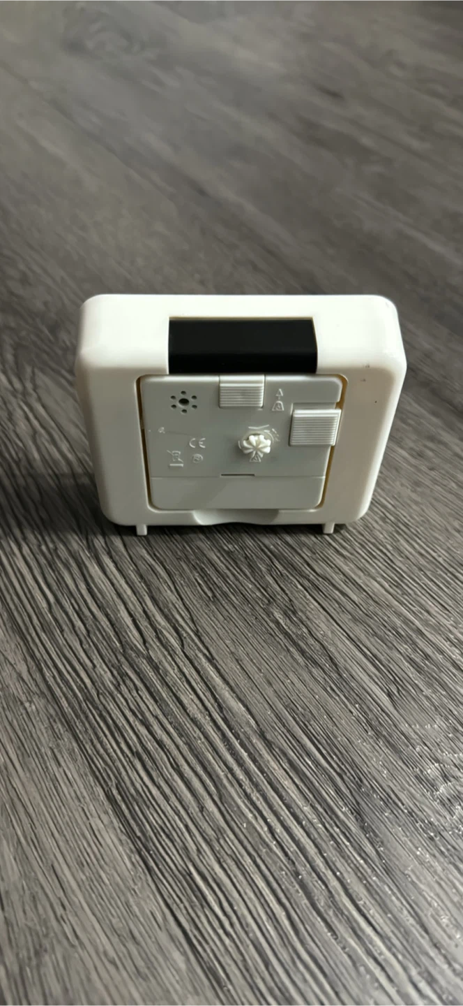 Cardinal Quartz White Alarm Clock - photo 4