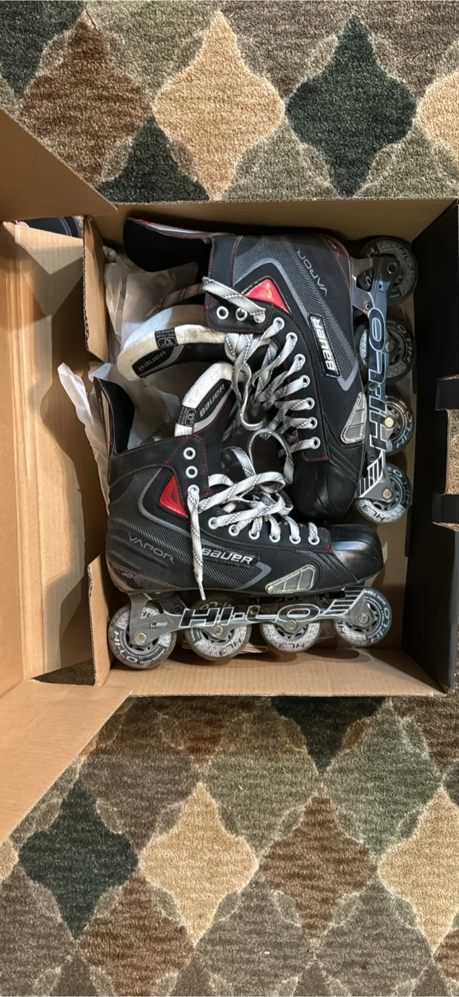 Roller Hockey Skates - Size 10