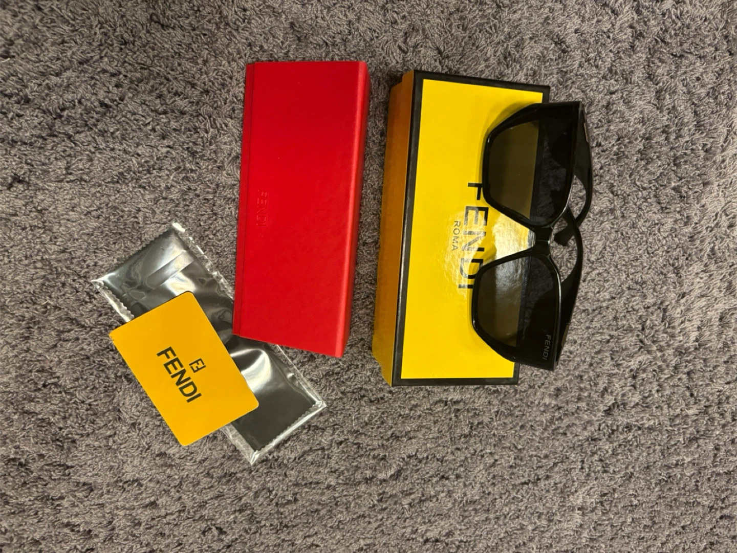 Fendi Black Sunglasses - photo 2