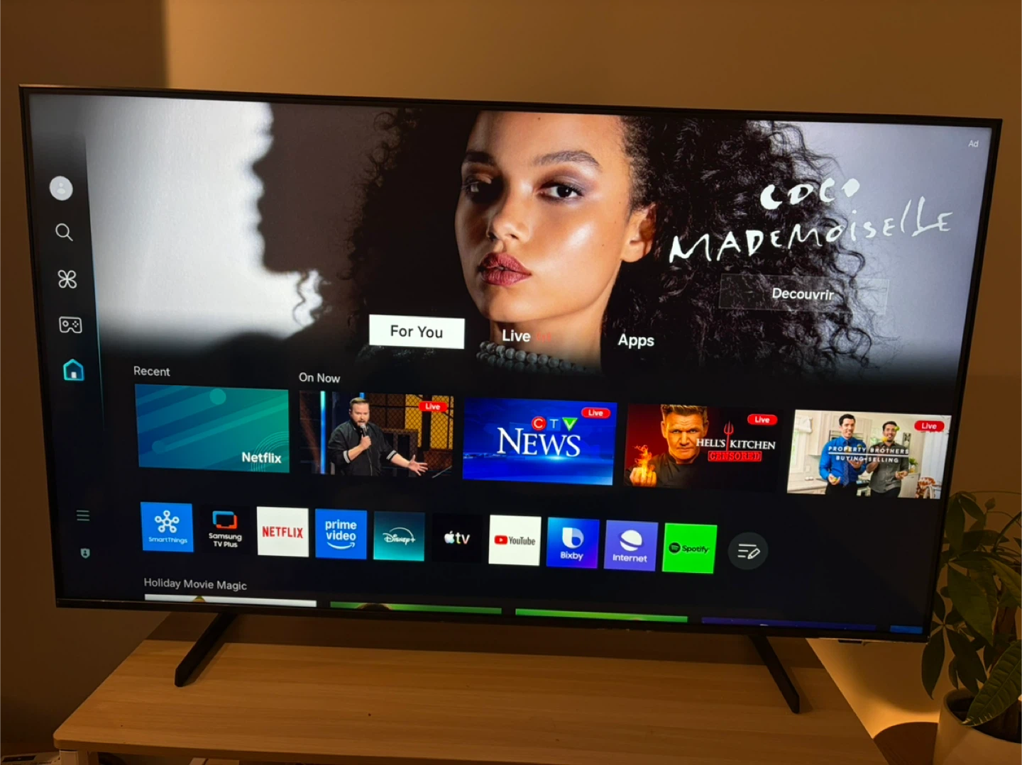 Samsung 50” 4K UHD Smart TV - photo 2