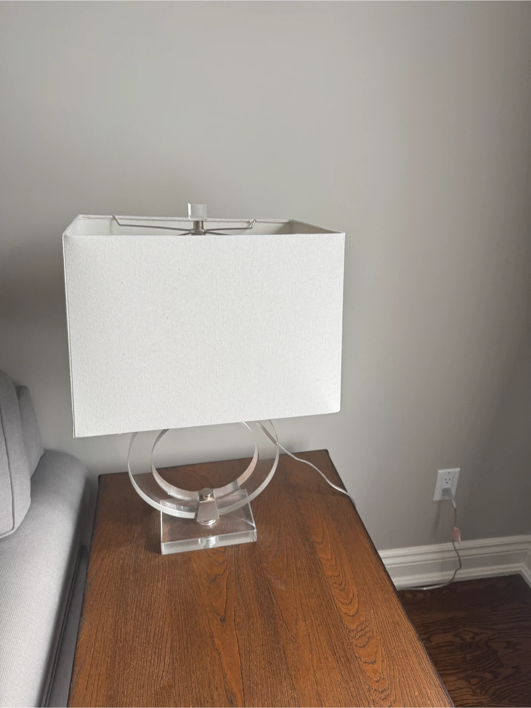 Stylish Circle Accent Table Lamp - photo 2