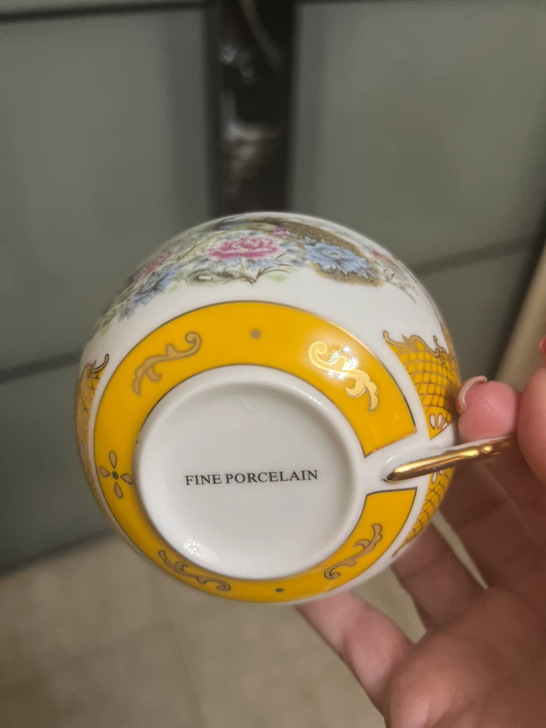 Fine Porcelain 6 Teacup and Saucer Set - photo 2