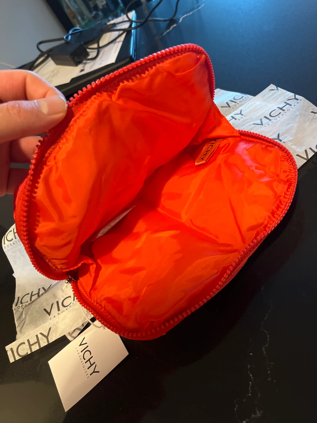 New Vichy Toiletry Bag - photo 3