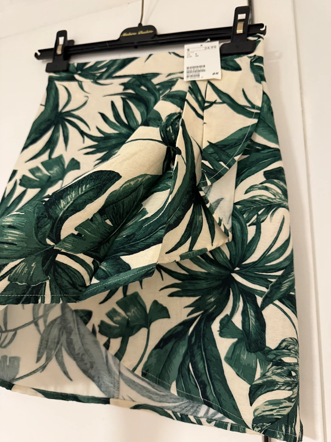 H&M Green Leaf Print Skirt - Size US 2( New with tags) - photo 4