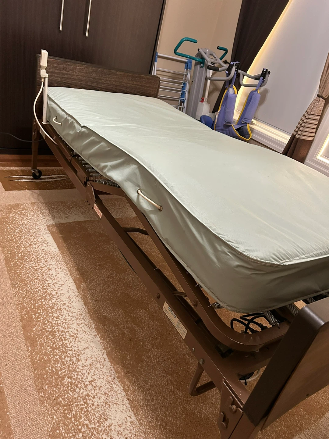 Adjustable Electric Hospital Bed - photo 2