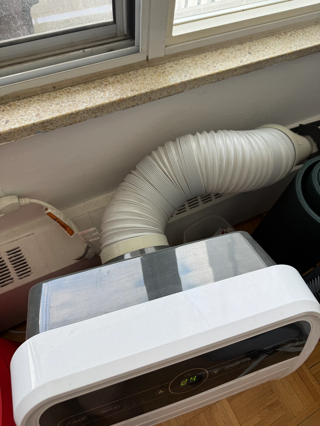 Insignia Portable Air Conditioner - White - photo 2