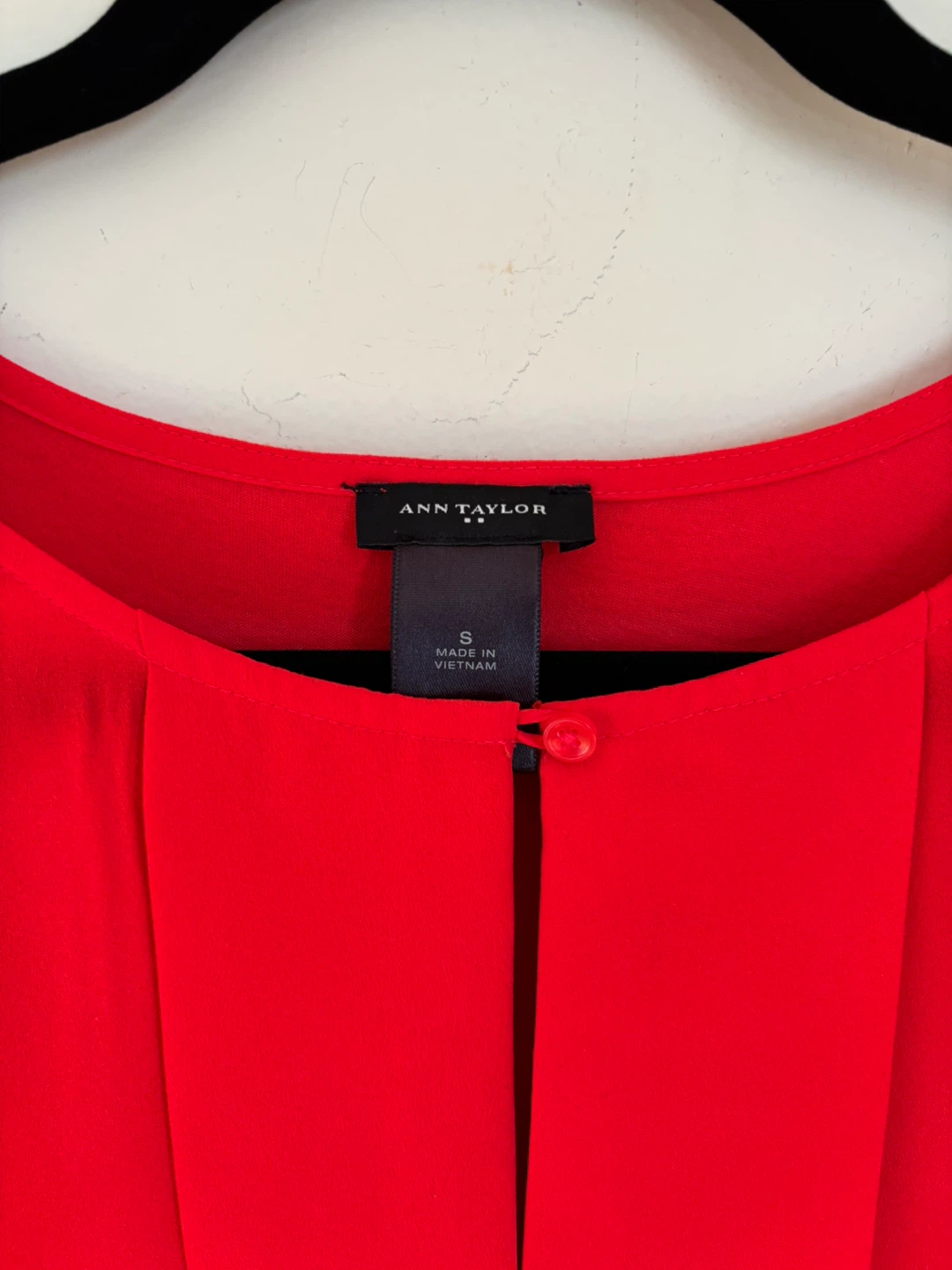 Ann Taylor Red Top - Size Small - photo 4