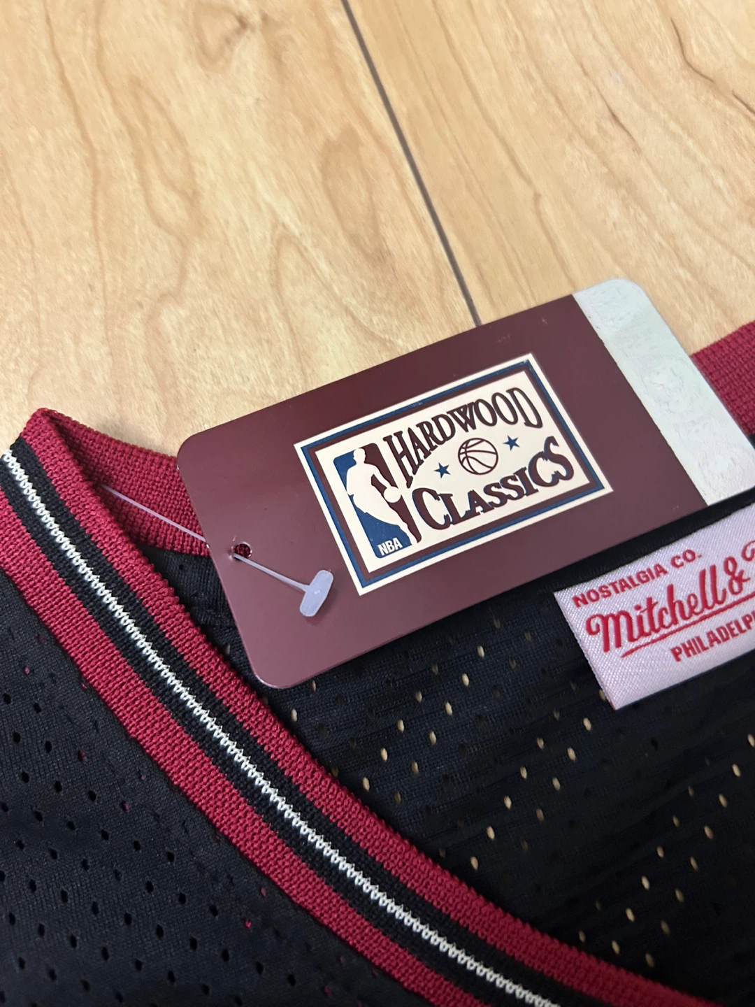 Mitchell & Ness Allen Iverson Sixers Jersey, Size XL - photo 3