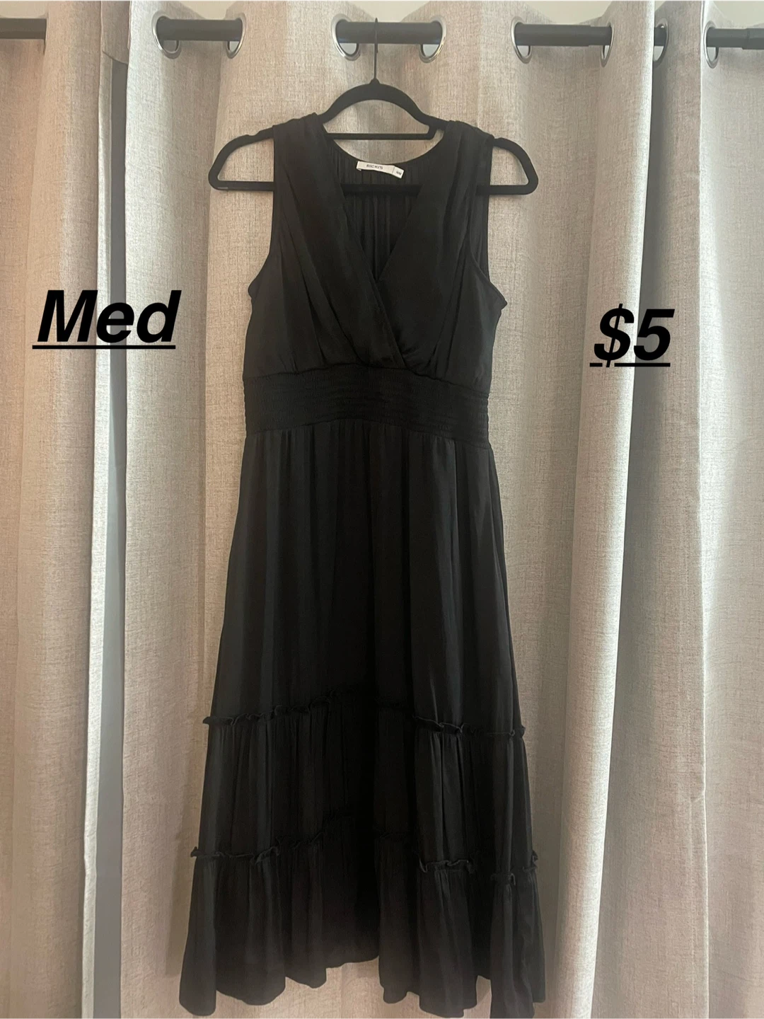 Ladies' Dresses and Skirts - Size Medium - photo 4