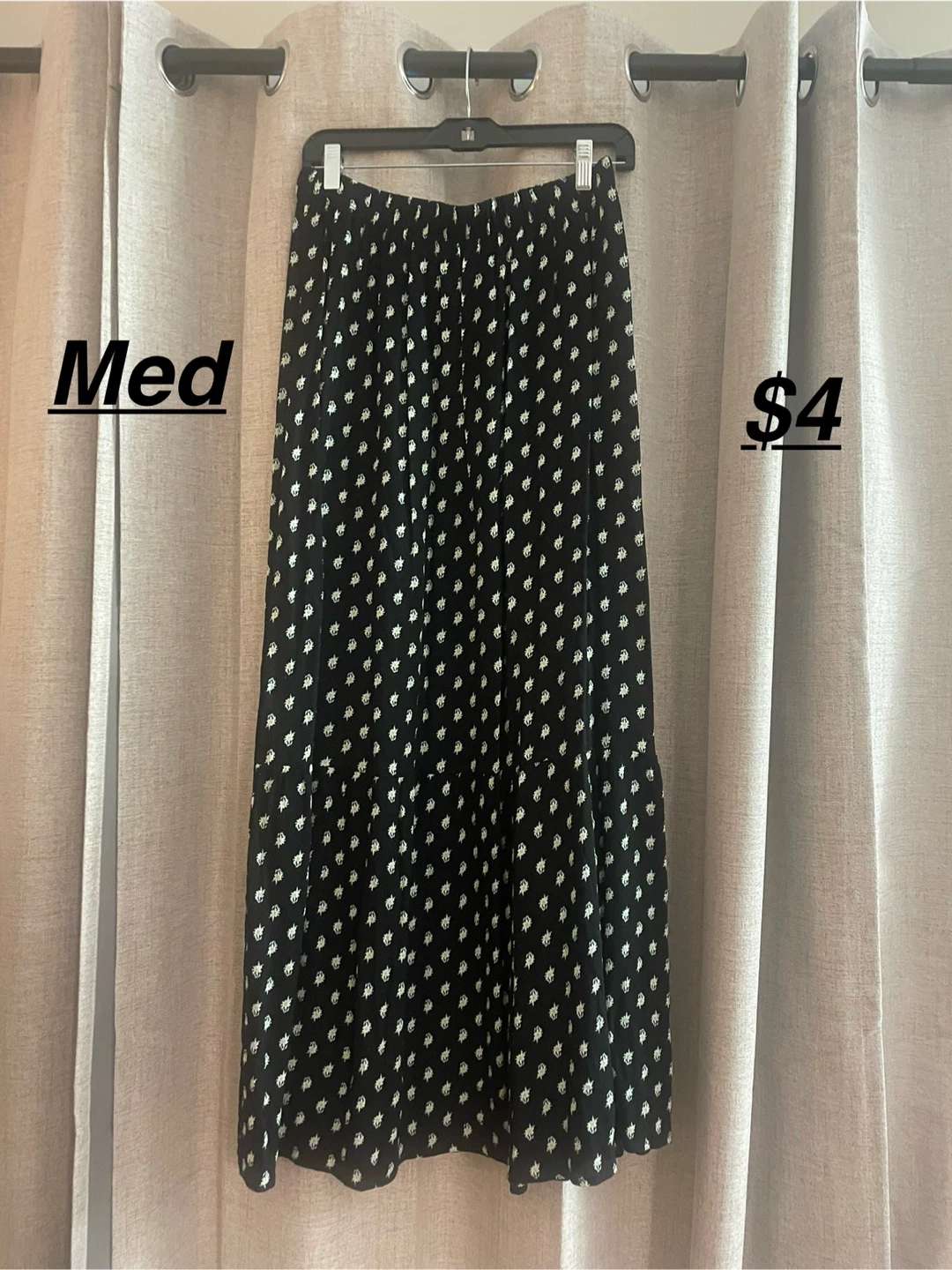 Ladies' Dresses and Skirts - Size Medium - photo 3