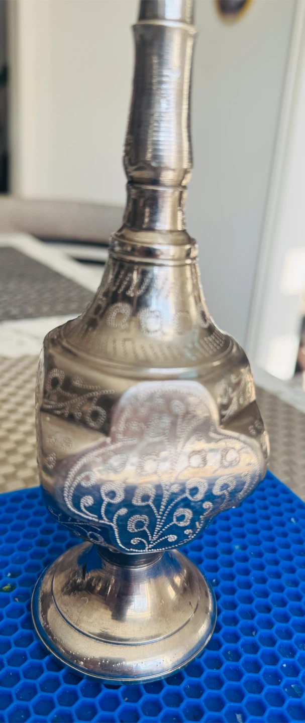 Vintage Metal Spray Container- great collection item - photo 3