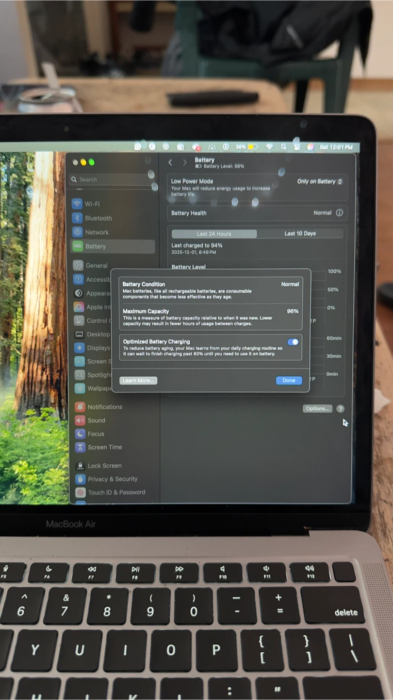 MacBook Air (M1, 2020) - Space Gray, 8GB/256GB