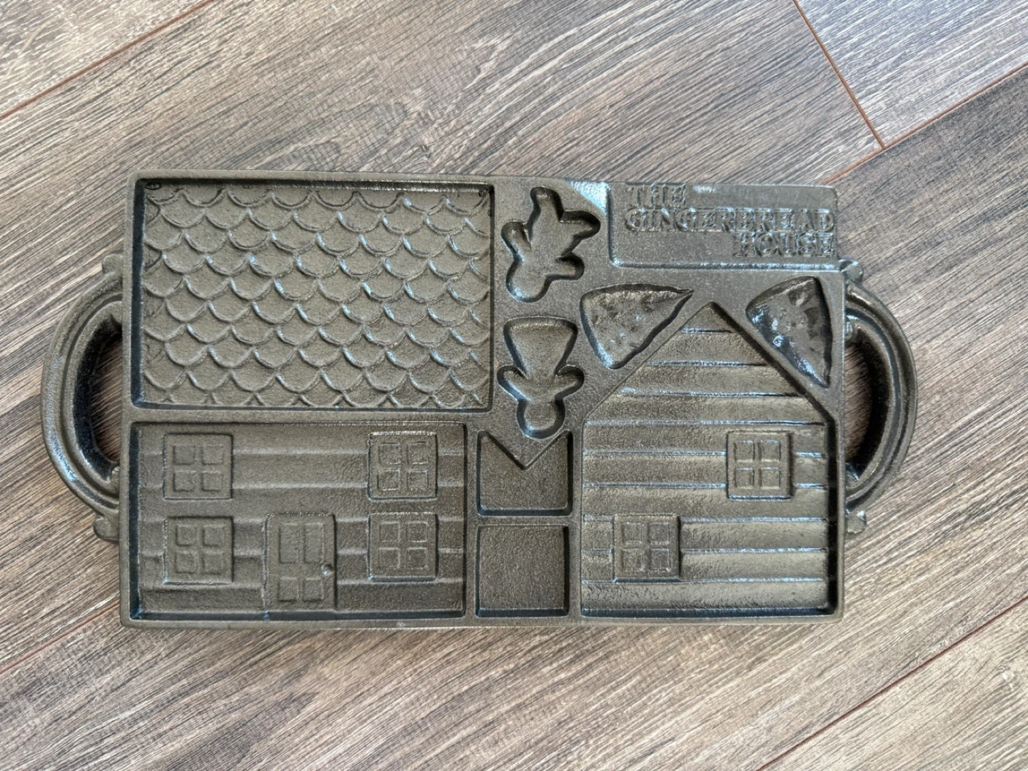 Vintage John Wright Co. Gingerbread House Cast Iron Mold