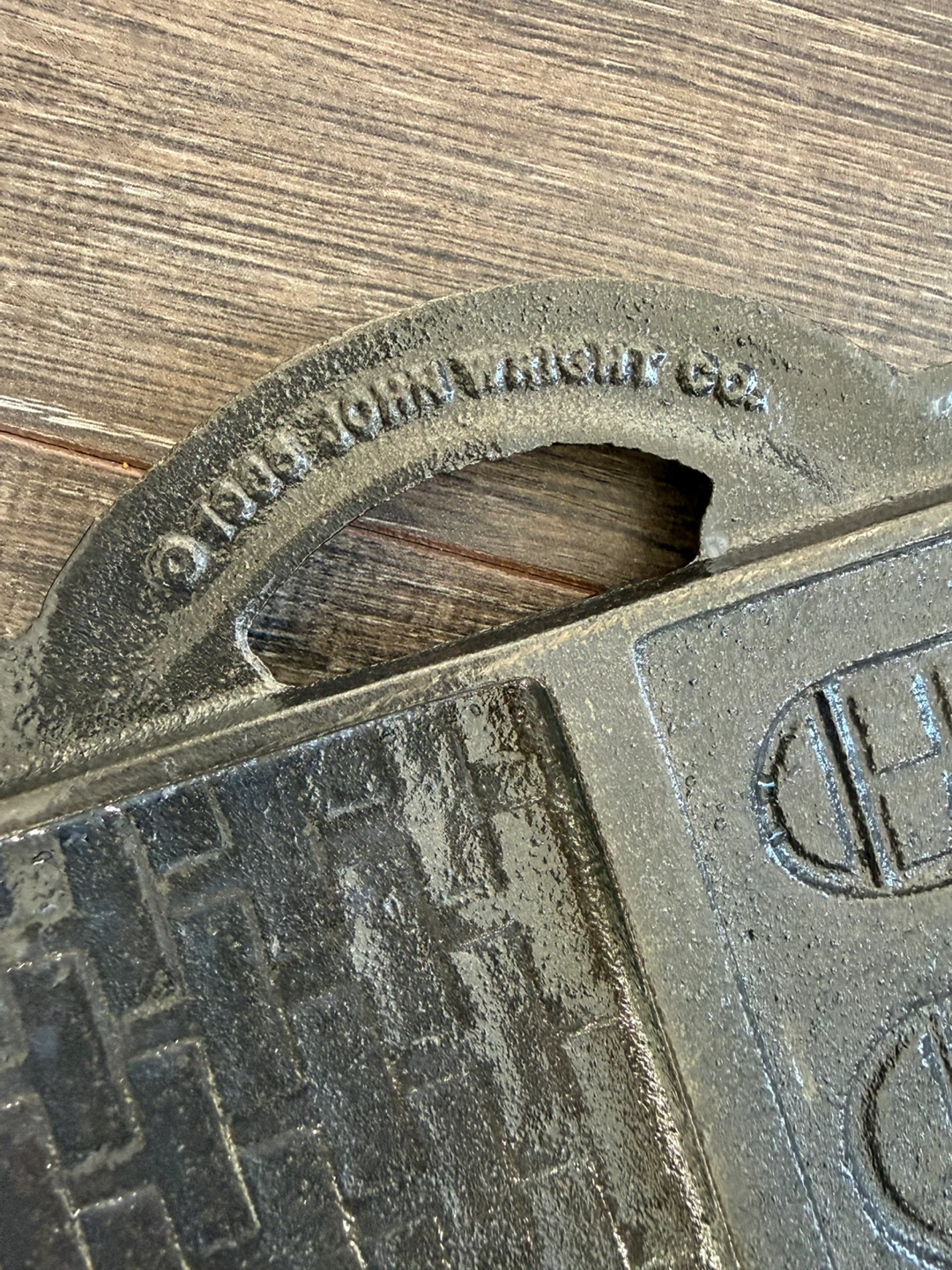 Vintage John Wright Co. Gingerbread House Cast Iron Mold - photo 4