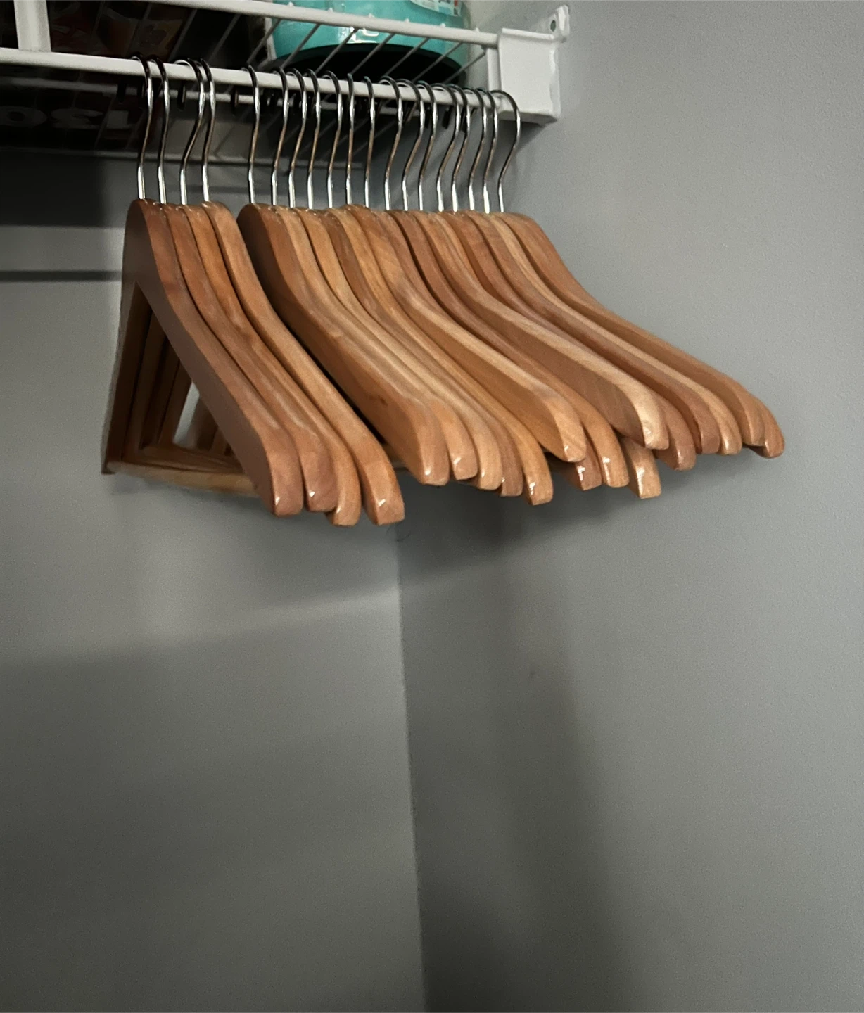 Wooden Clothes Hangers - photo 2