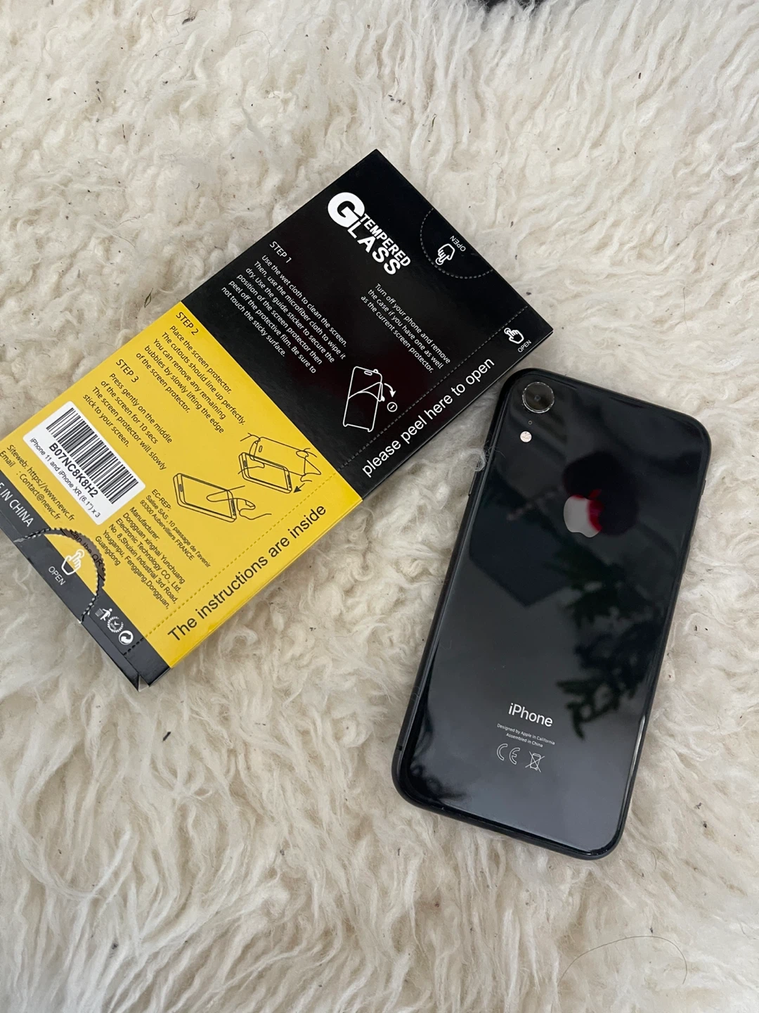 iPhone XR Black with screen protector - photo 5