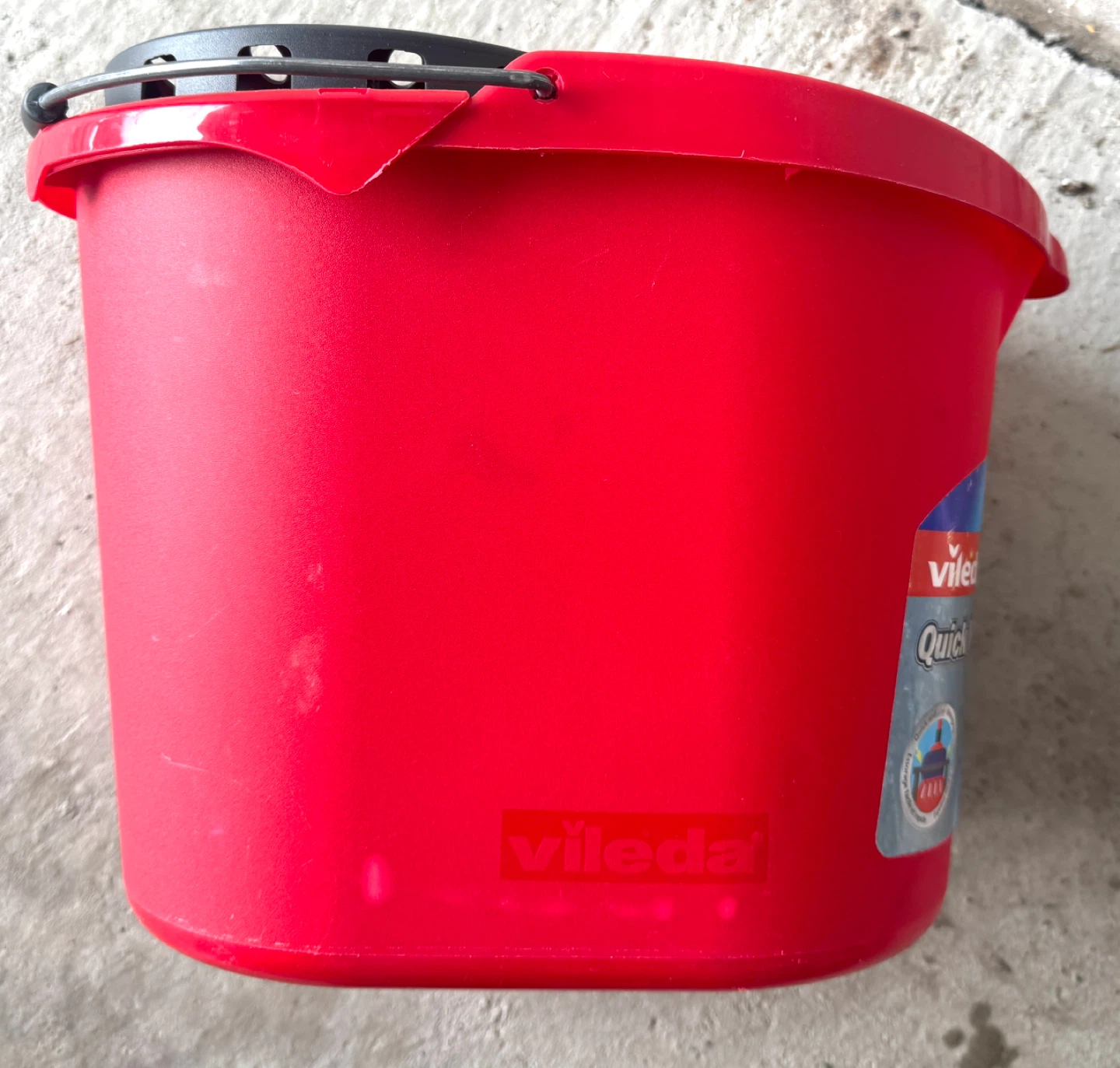 Vileda Bucket (used), microfibre Vadrouille Mop (brand new)
