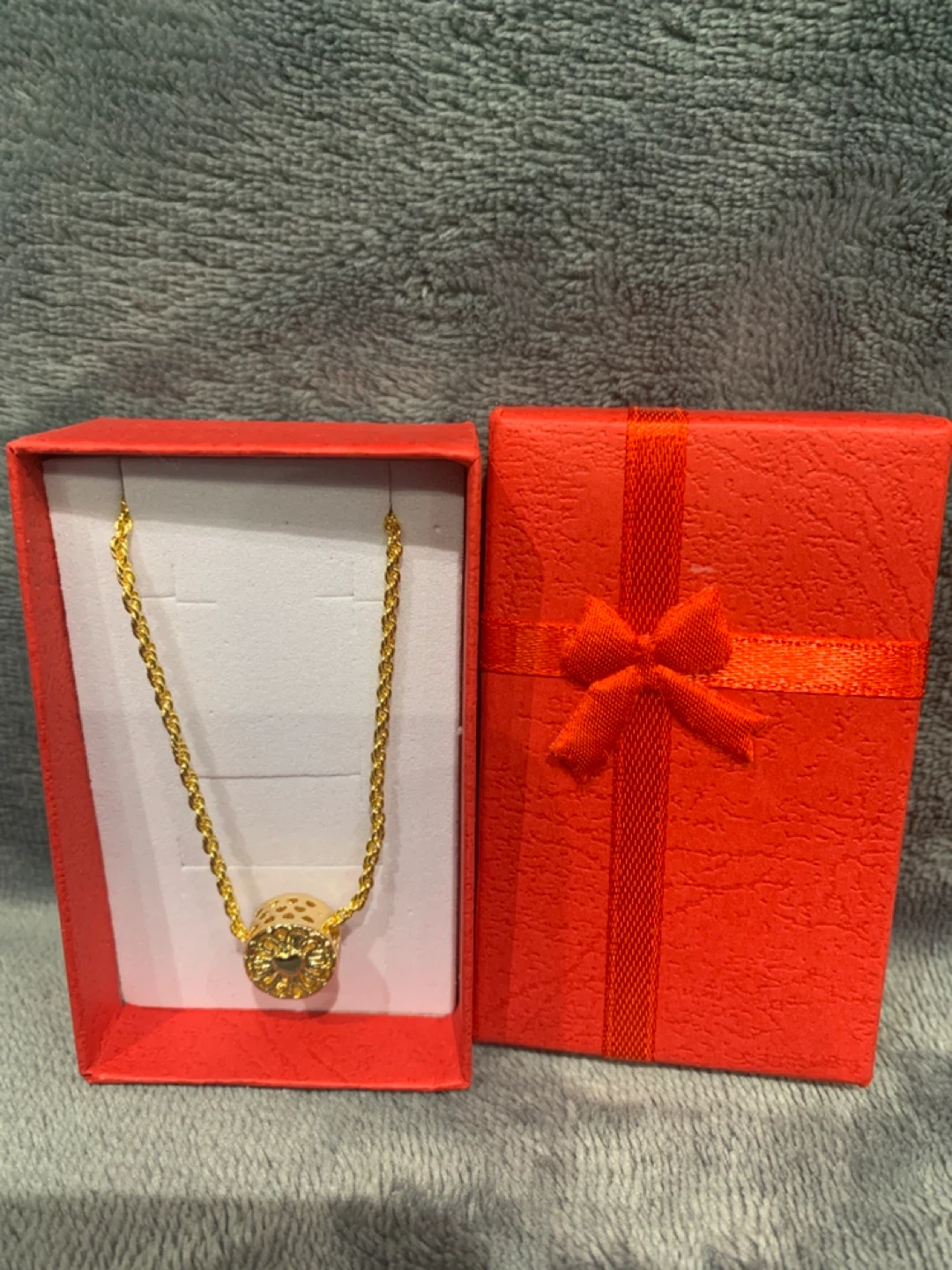 925 based gold tone Necklace with plated pendant in Box