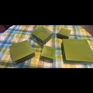 Green Square Dinnerware Set