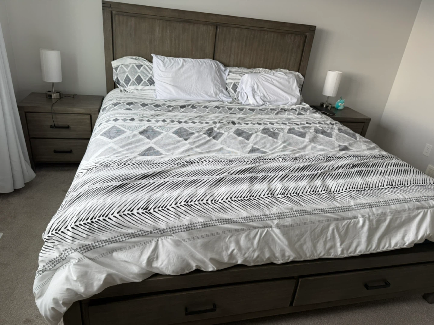Bedroom Set - Bed Frame, Dresser, Mirror, Nightstands - photo 2
