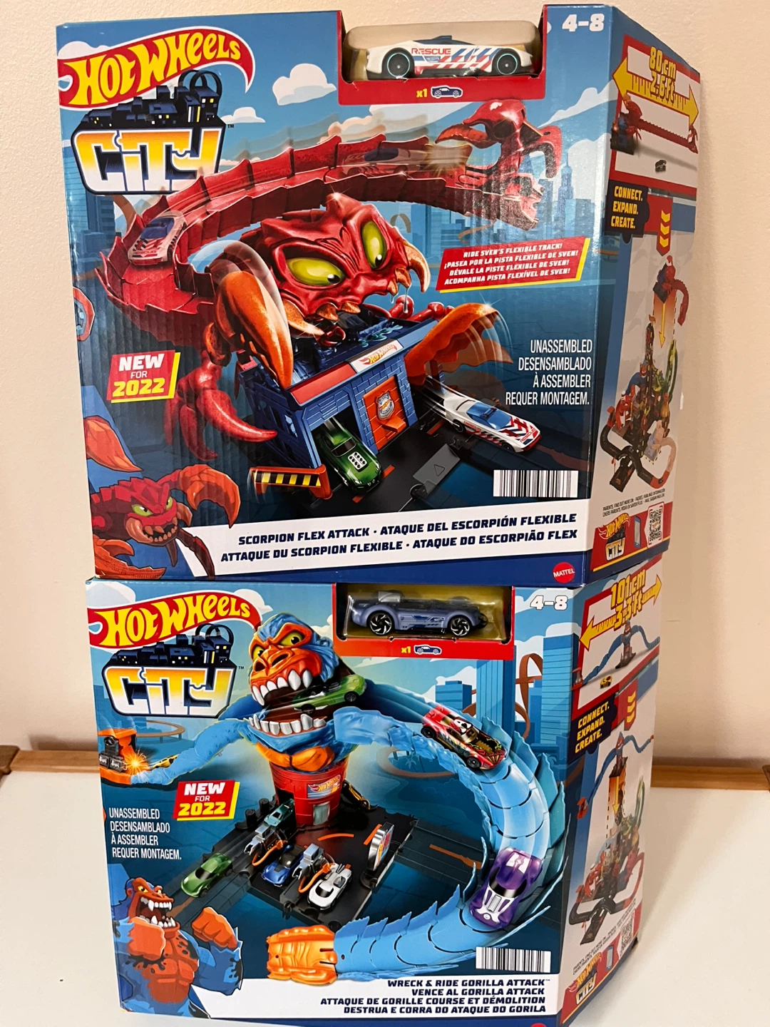 Hot Wheels City Scorpion & Gorilla Attack Set