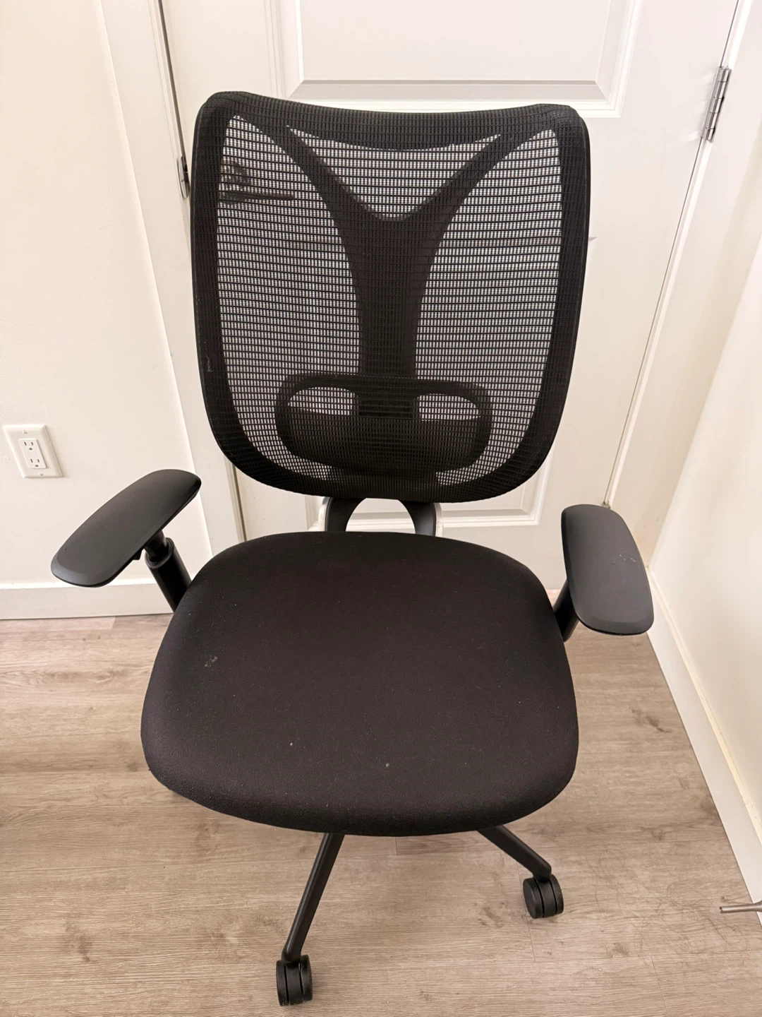 Black Office Chair - photo 3