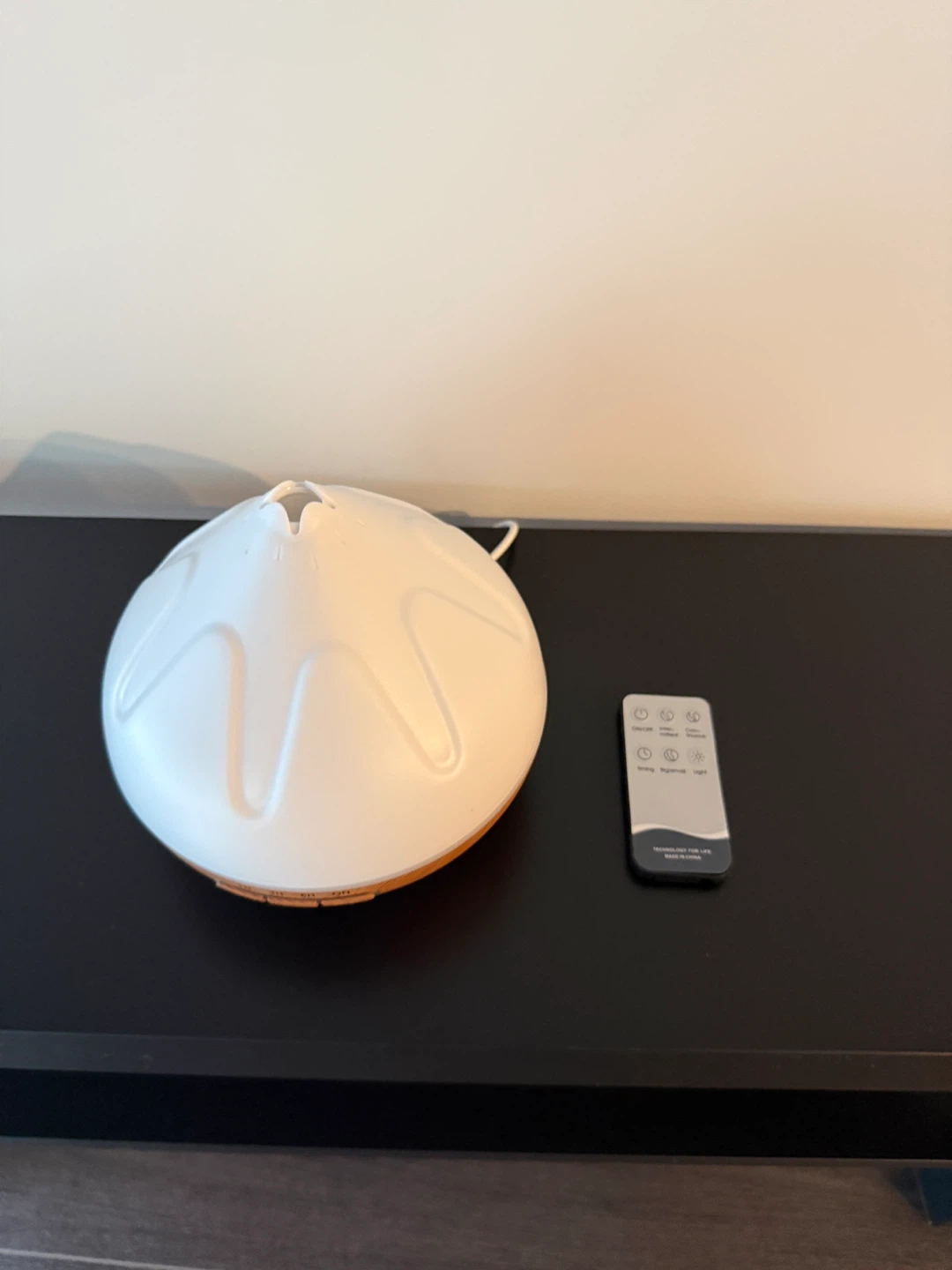Humidifier + Essential Oil Diffuser with Remote (Like New)